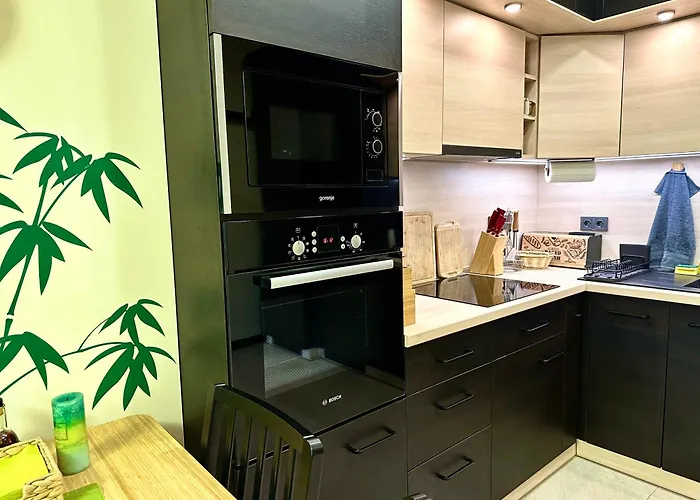 Luxury Oasis In Absolute Center Of *