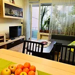 Apartment Luxury Oasis In Absolute Center Of