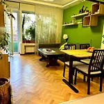 Apartment Luxury Oasis In Absolute Center Of