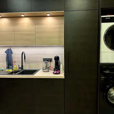 Luxury Oasis In Absolute Center Of *