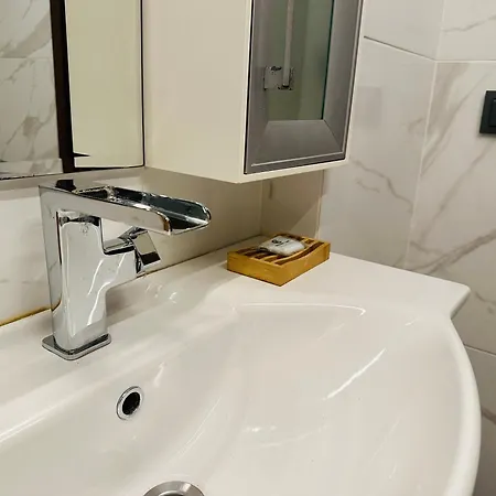 Luxury Oasis In Absolute Center Of Apartman Szófia