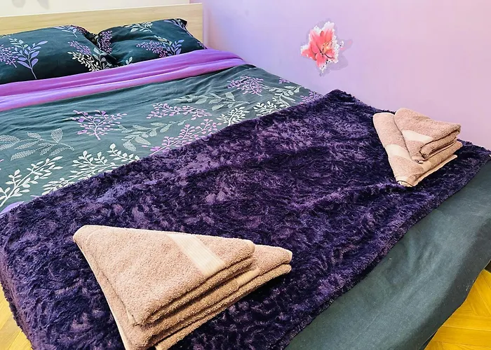 Luxury Oasis In Absolute Center Of Apartman Szófia