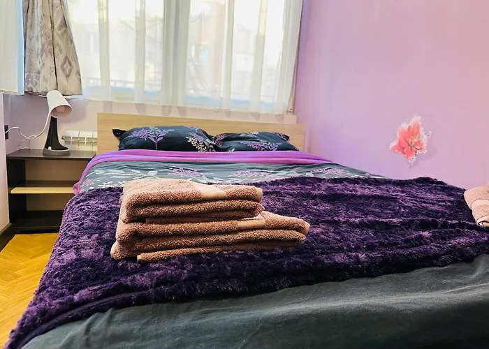 Luxury Oasis In Absolute Center Of *