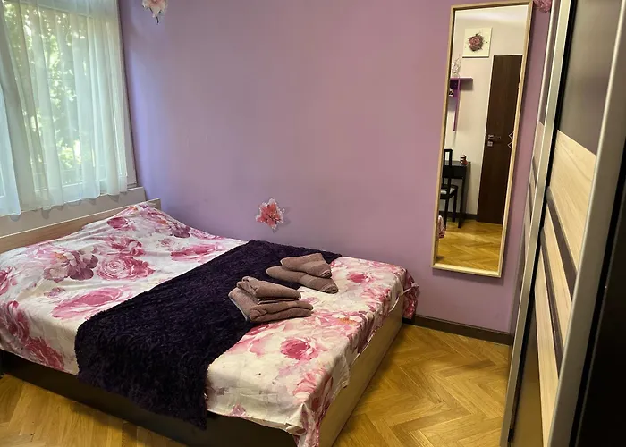 Luxury Oasis In Absolute Center Of