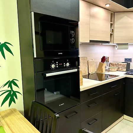 Luxury Oasis In Absolute Center Of *